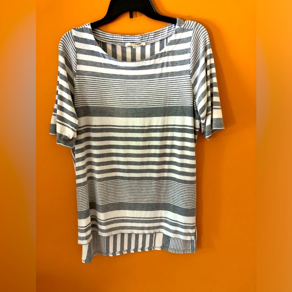 Cyrus knit Short Sleeve Tee in White and Gray